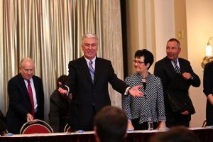 President Uchtdorf zorganizoval kůl