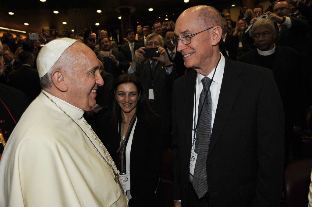 Papež František zdraví presidenta Henryho B. Eyringa